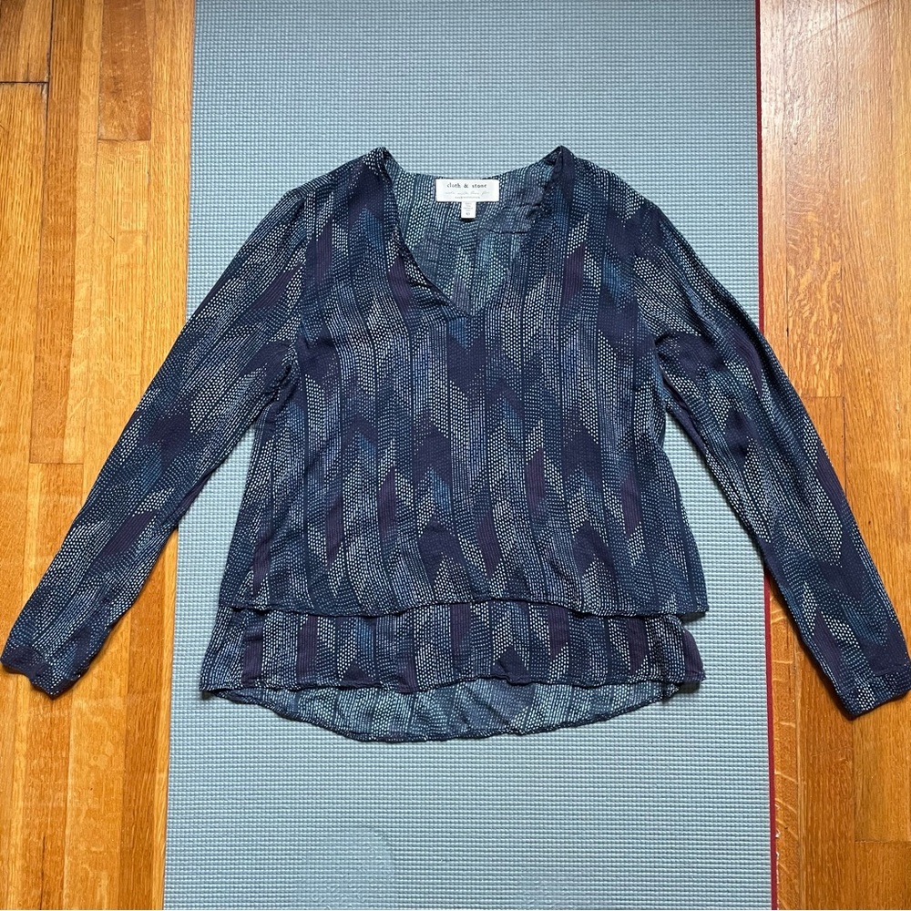 Cloth & Stone Anthropologie Long Sleeve V-Neck